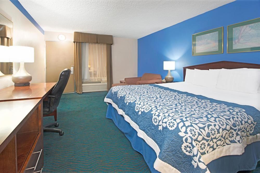 Days Inn By Wyndham St. Louis Lindbergh Boulevard Huntleigh Exterior photo