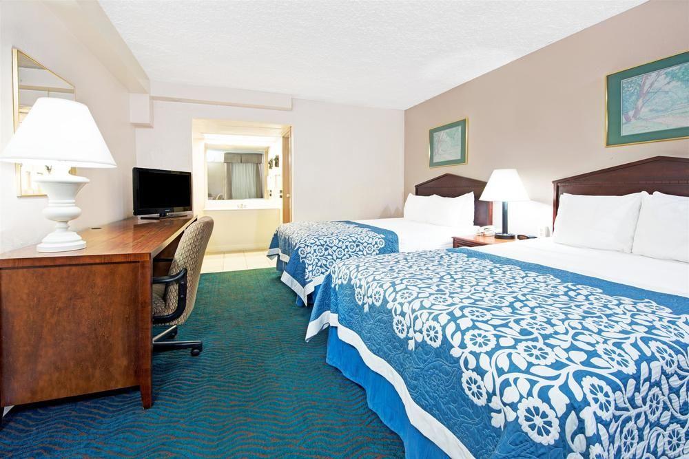 Days Inn By Wyndham St. Louis Lindbergh Boulevard Huntleigh Exterior photo