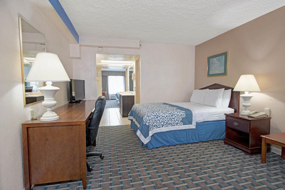 Days Inn By Wyndham St. Louis Lindbergh Boulevard Huntleigh Exterior photo