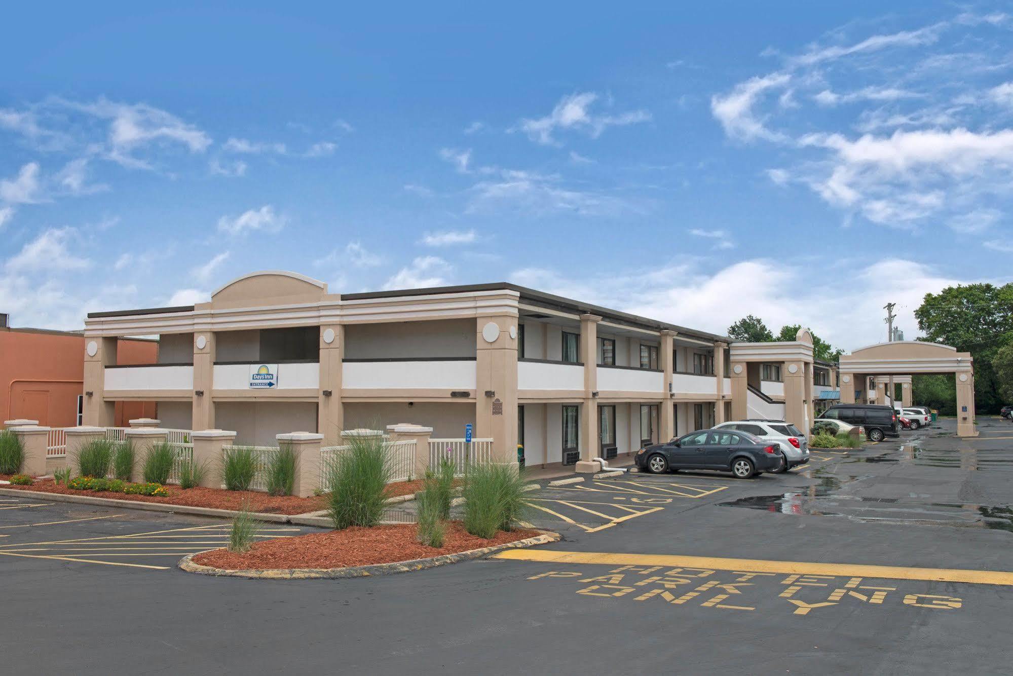 Days Inn By Wyndham St. Louis Lindbergh Boulevard Huntleigh Exterior photo