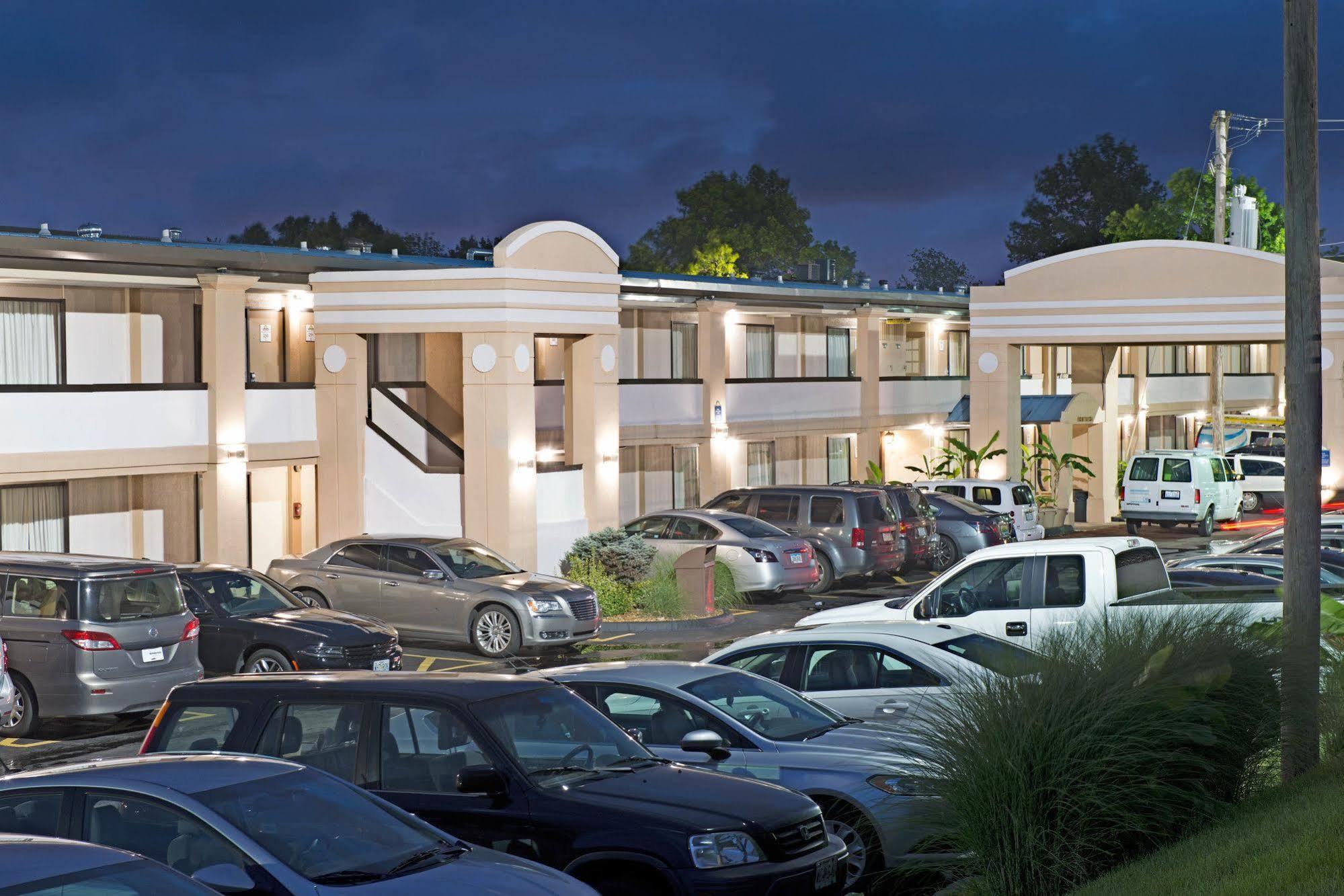 Days Inn By Wyndham St. Louis Lindbergh Boulevard Huntleigh Exterior photo