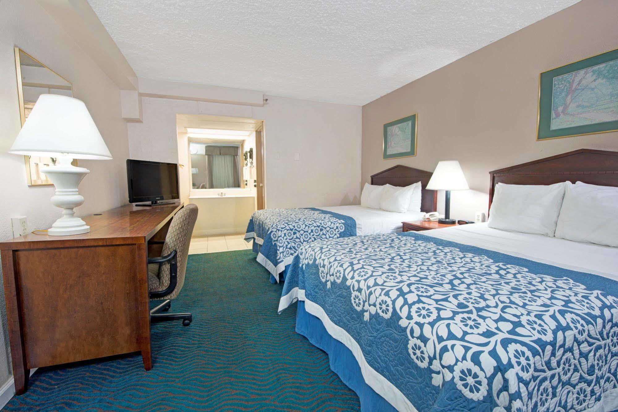 Days Inn By Wyndham St. Louis Lindbergh Boulevard Huntleigh Exterior photo