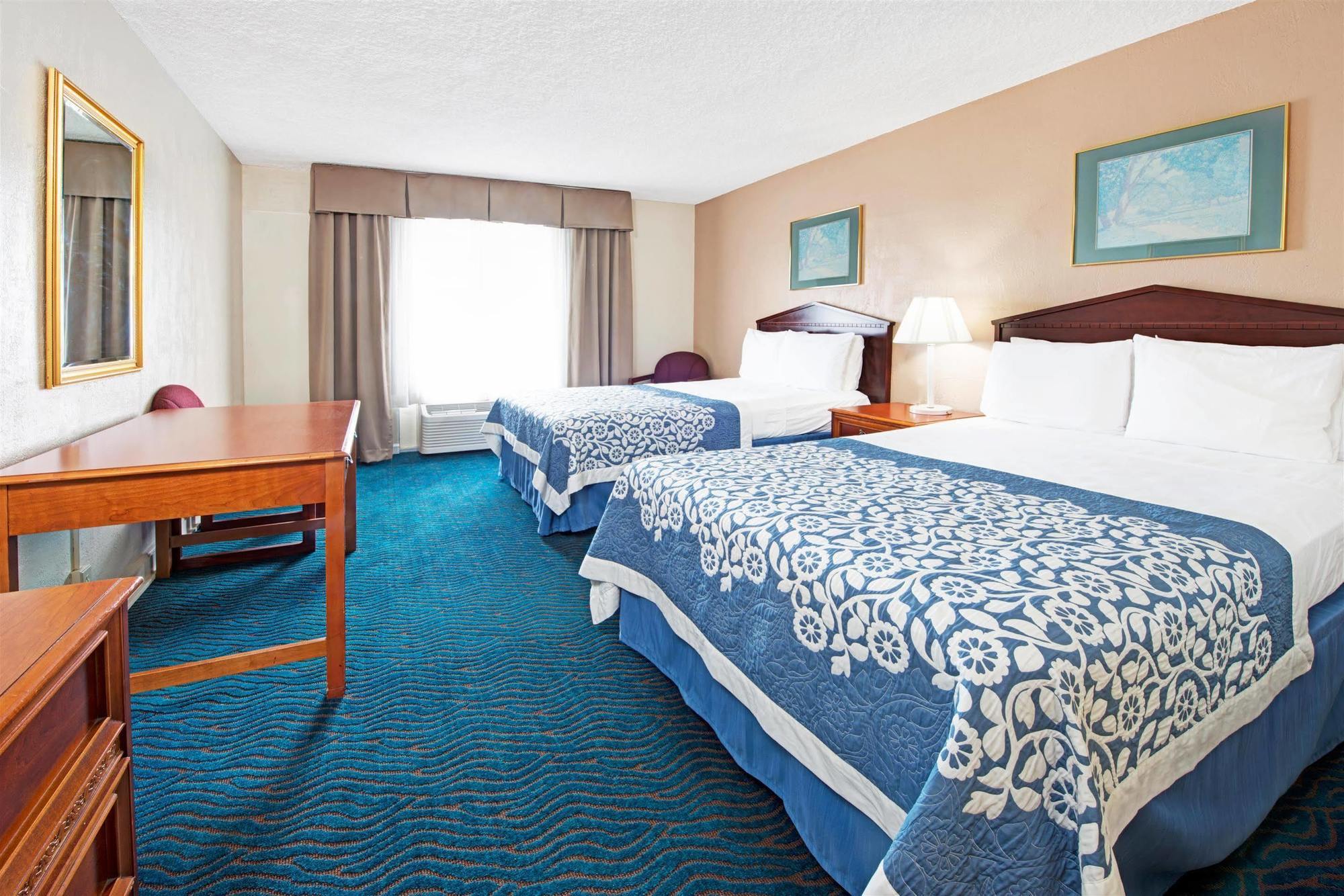 Days Inn By Wyndham St. Louis Lindbergh Boulevard Huntleigh Exterior photo
